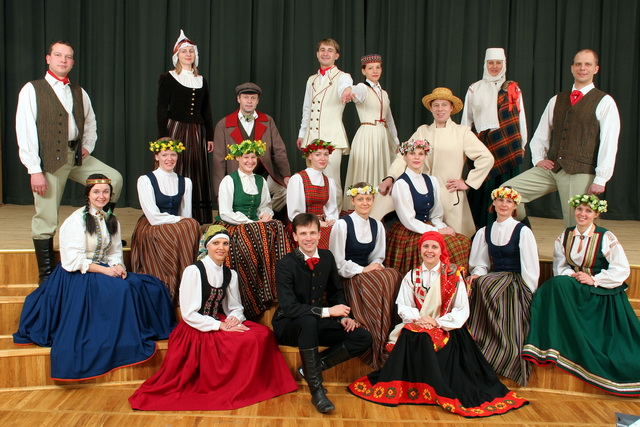 Ķekavas tautas deju ansamblis "Zīle"