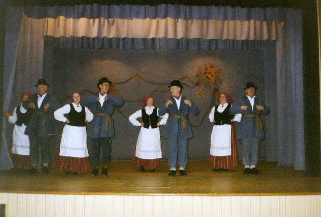  	Mētrienas pagasta vecākās paaudzes deju kolektīvs "Mētra"